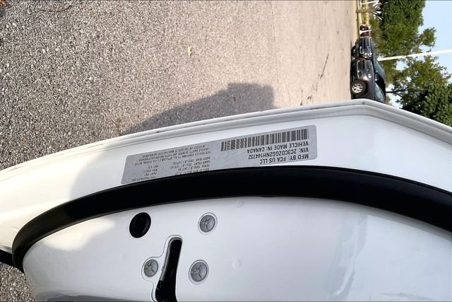 Used 2022 White Dodge SXT image 32