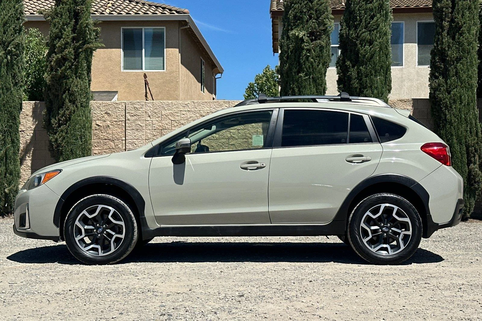 Used 2017 Dark Gray Metallic Subaru Limited image 7