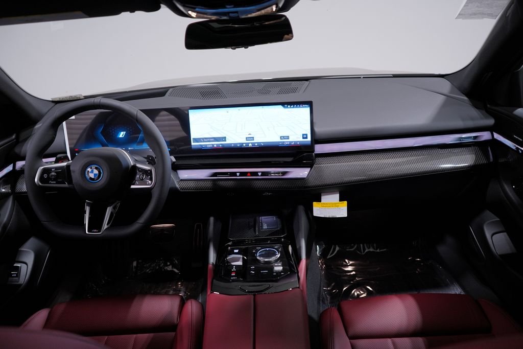 New 2027 Black Sapphire Metallic BMW 550e xDrive image 10