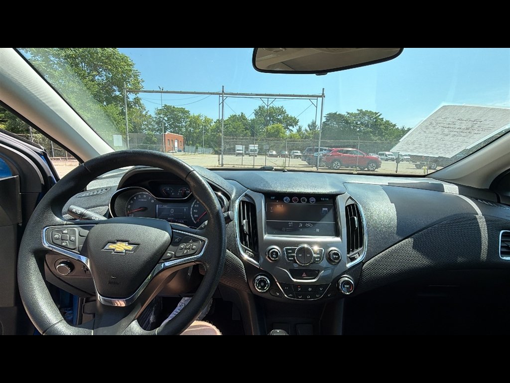 Used 2017 Kinetic Blue Metallic Chevrolet LT image 10