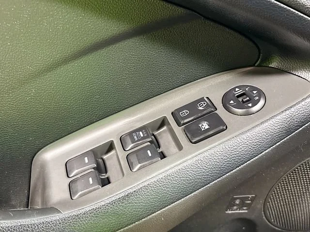 Used 2018  Kia LX image 15