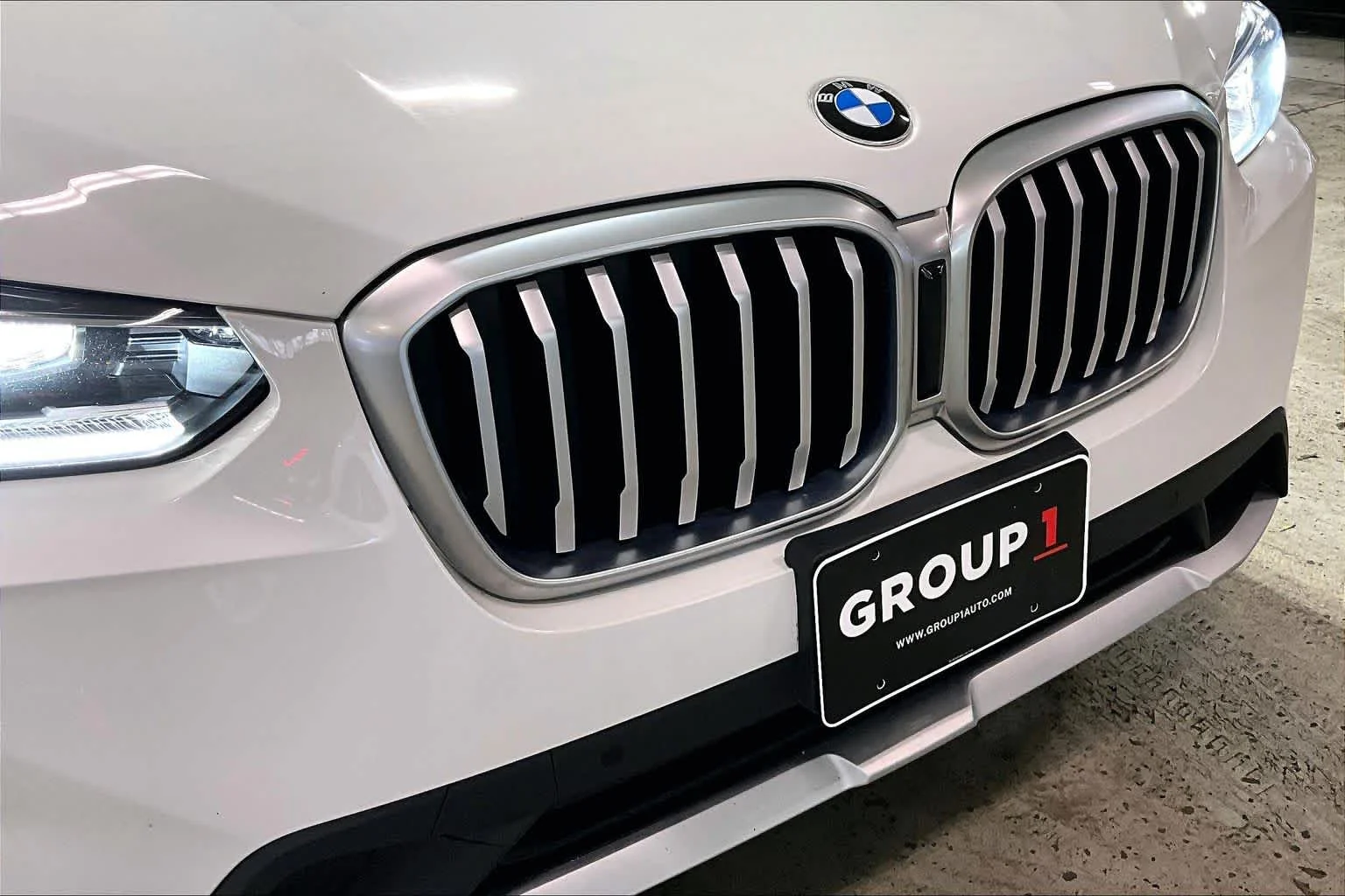 Used 2023 Alpine White BMW xDrive30i image 28
