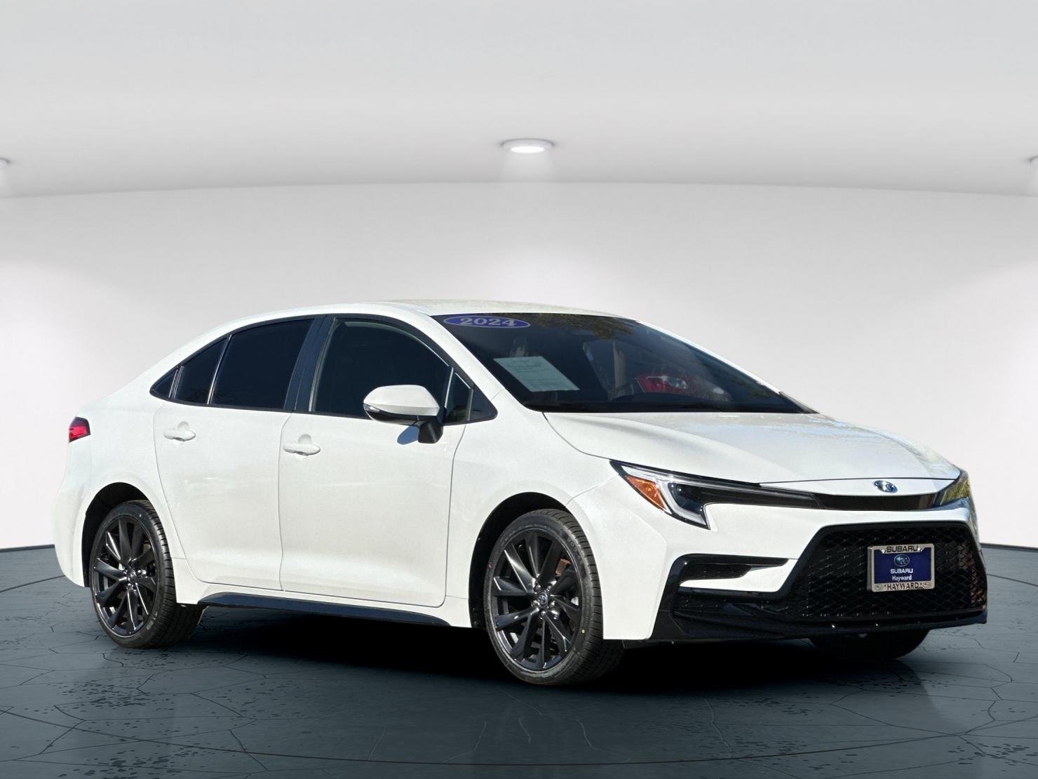 Used 2024 Pearl Toyota SE 4D Sedan image 8