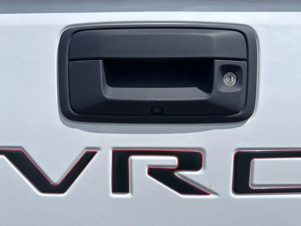 Used 2021 White Chevrolet LT image 23
