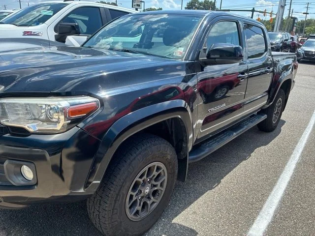 Used 2018 Black Toyota SR5 image 2