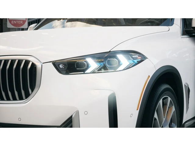 New 2026 Alpine White BMW xDrive40i image 6
