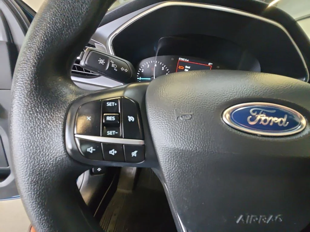 Used 2020 Green Ford SE image 20