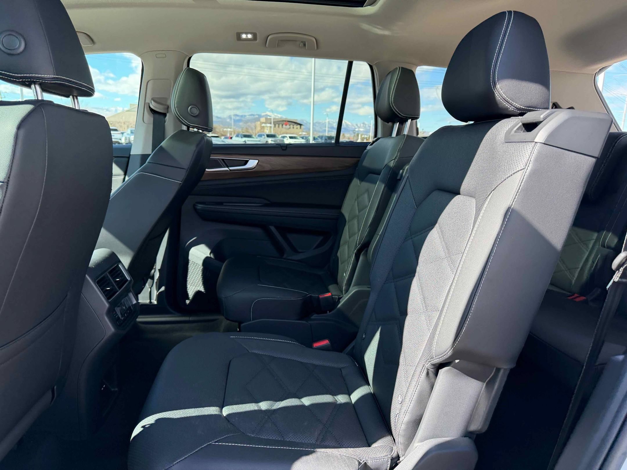 New 2026 Opal White Volkswagen 2.0T SE w/Technology image 30