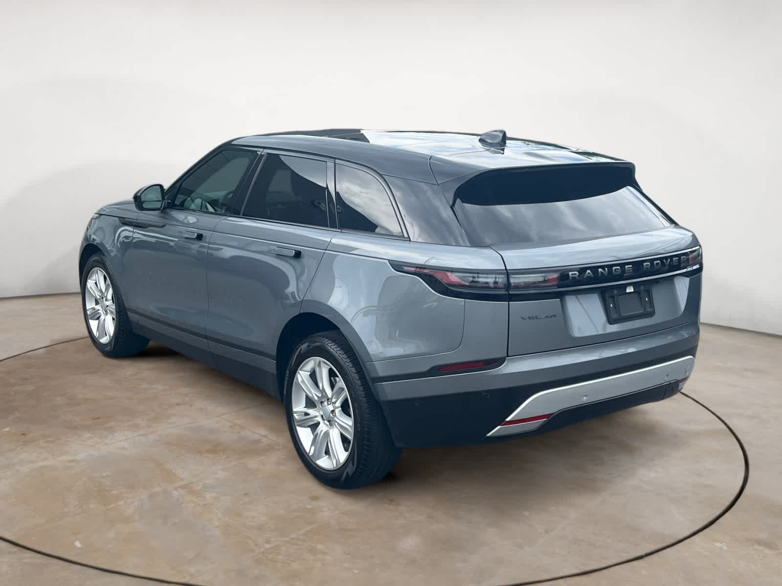 Certified Used 2026 Zadar Grey Premium Metallic Land Rover S image 3