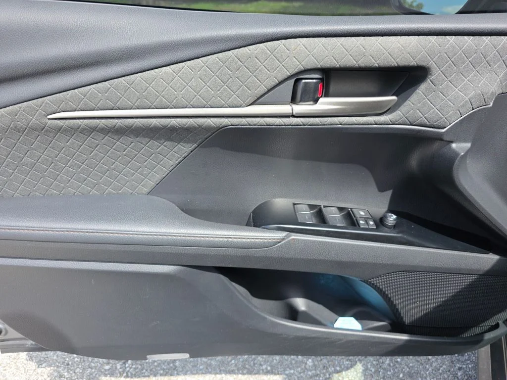 Certified Used 2025  Toyota XLE image 26
