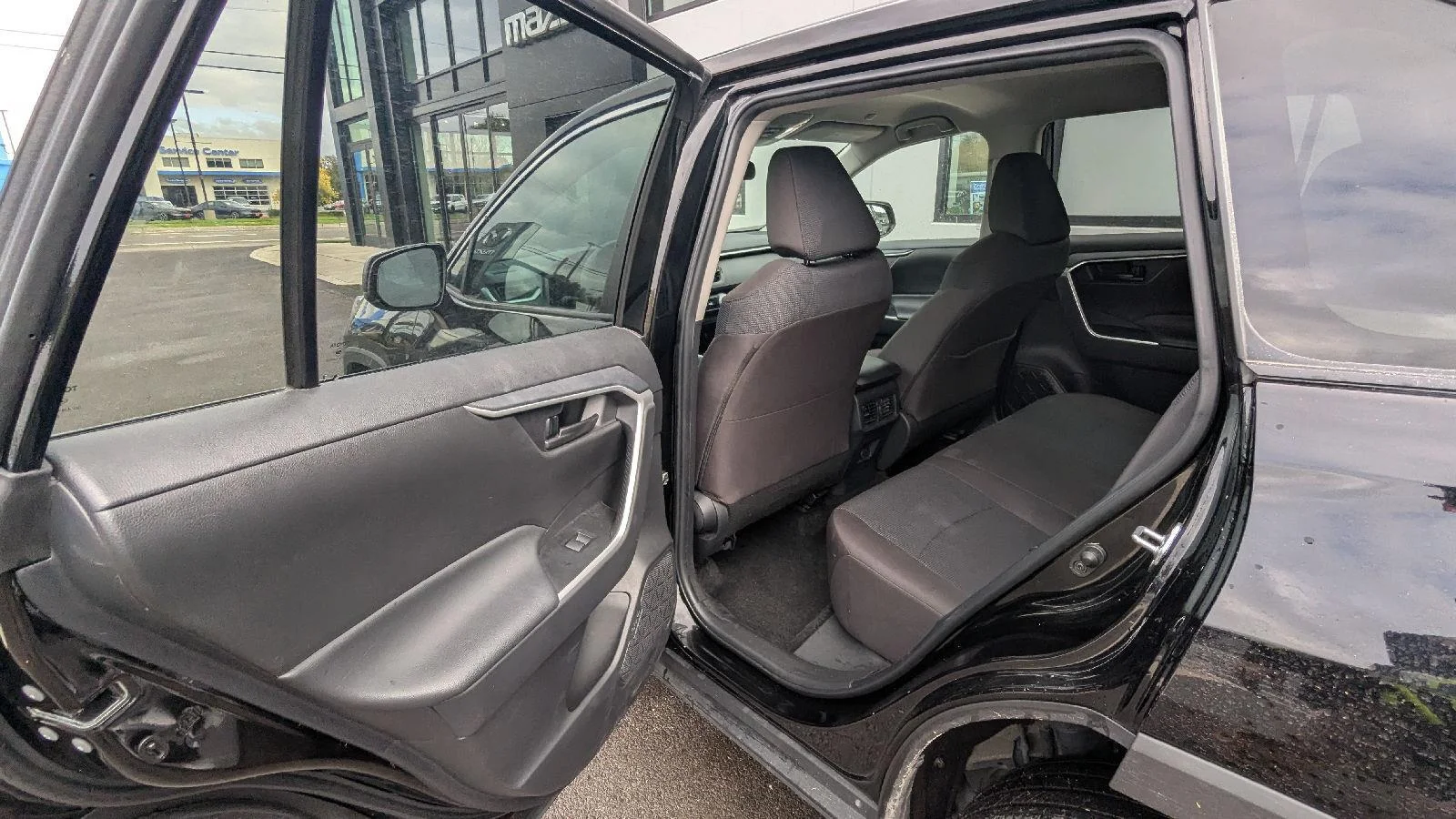 Used 2025  Toyota LE image 11