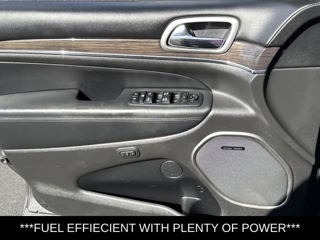 Used 2018 Gray Jeep Overland image 9