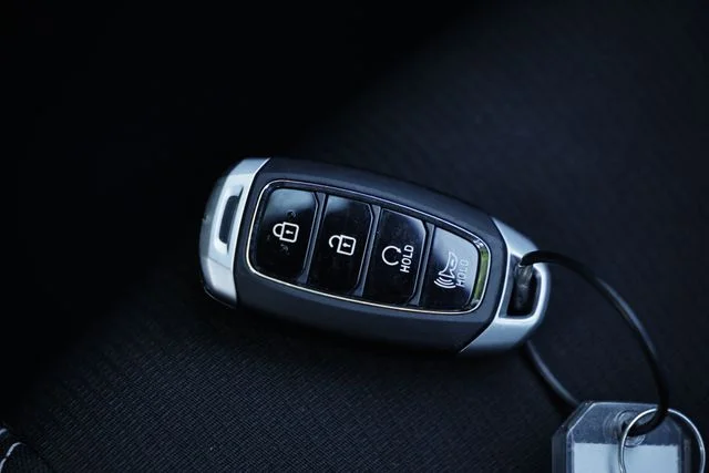 Used 2025 Shimmering Silver Hyundai SEL image 14