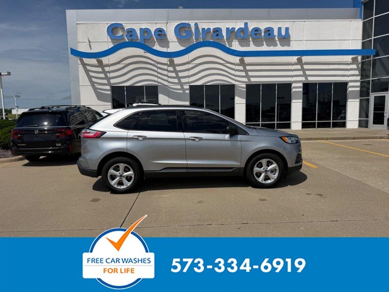 2021 Ford Edge SE's photo
