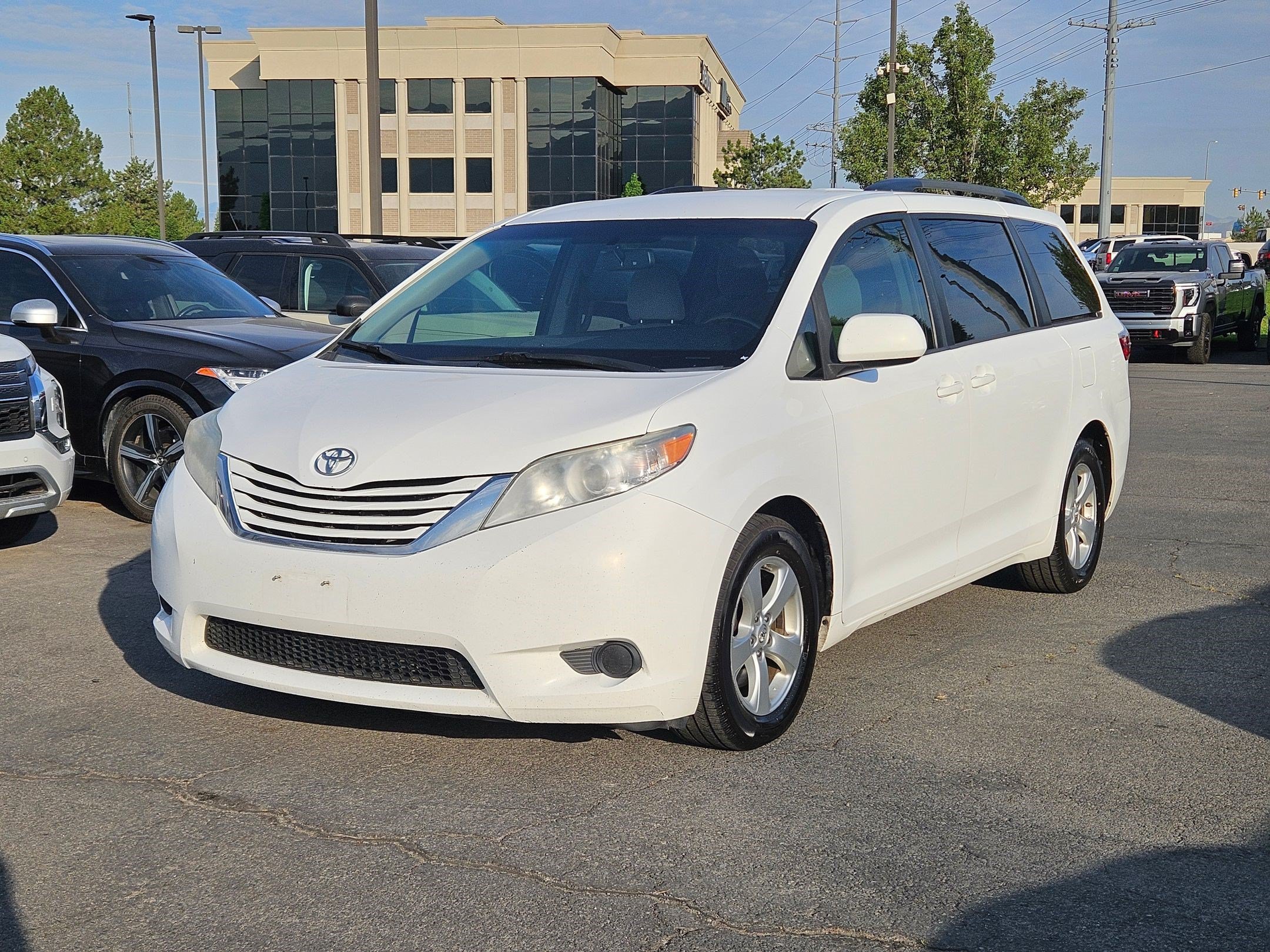 Used 2015 Super White Toyota LE AAS image 18