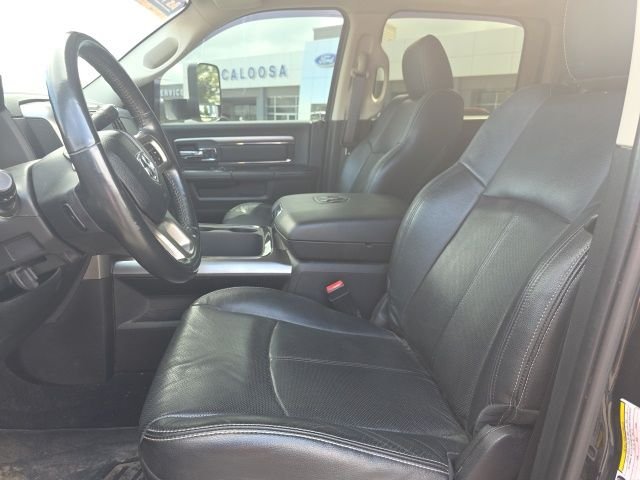 Used 2018 Brilliant Black Crystal Pearlcoat Ram Laramie image 9