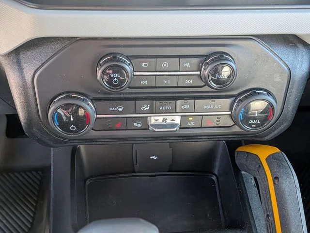 Used 2022 Green Ford Badlands image 23
