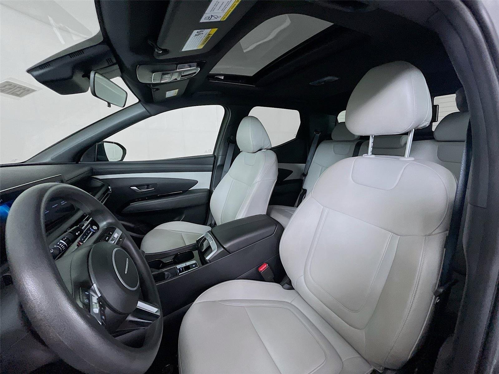 Used 2025 Hampton Gray Hyundai SEL Activity image 24