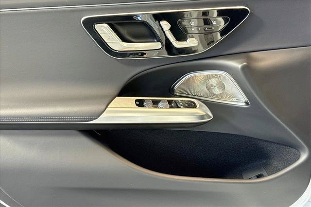 New 2026 MANUFAKTUR Moonlight White Metallic Mercedes-Benz E 350 image 46