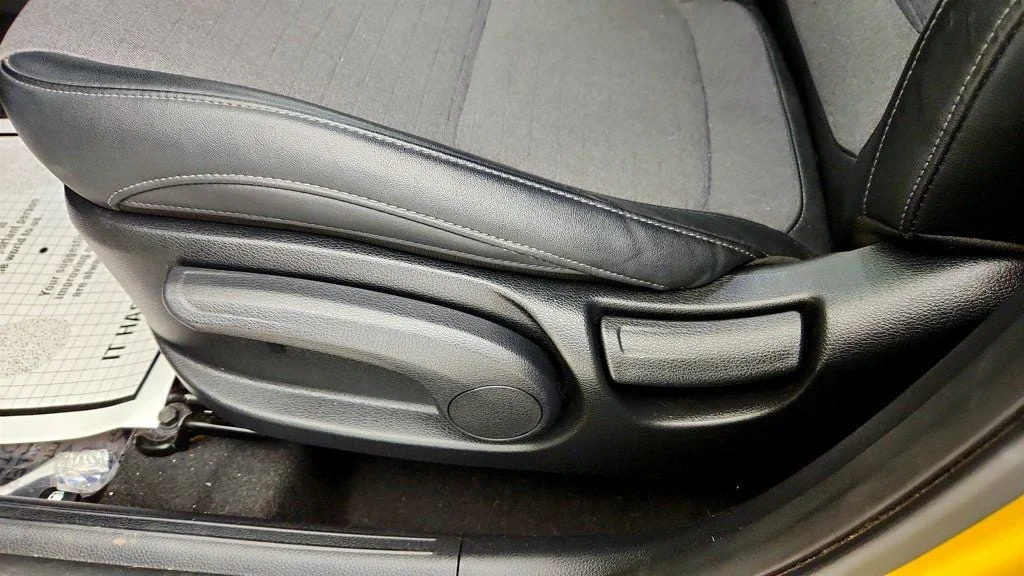 Used 2023 Starbright Yellow/Black Roof Kia S IVT AWD w/ Navigation Pkg & Illuminated Sills image 10