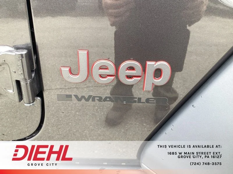 Used 2024 Gray Jeep Rubicon image 10