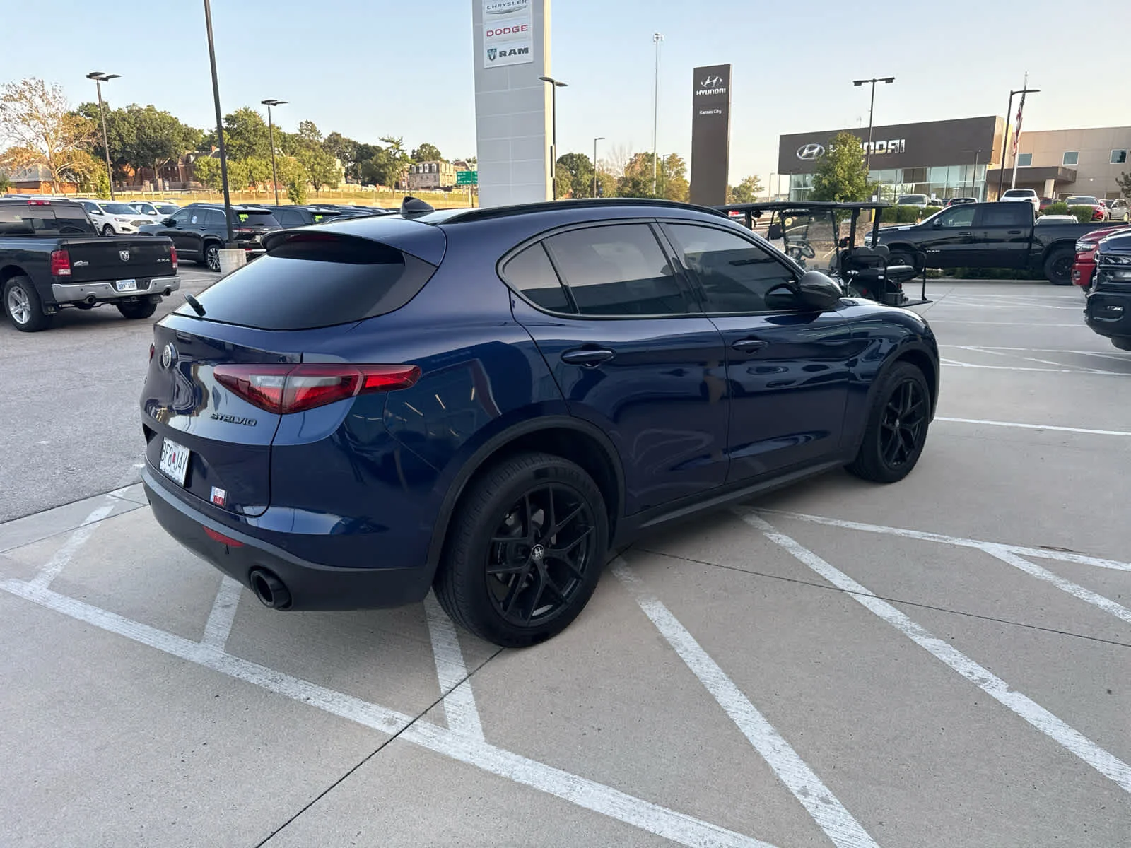 Used 2019 BLUE Alfa Romeo Sport image 5
