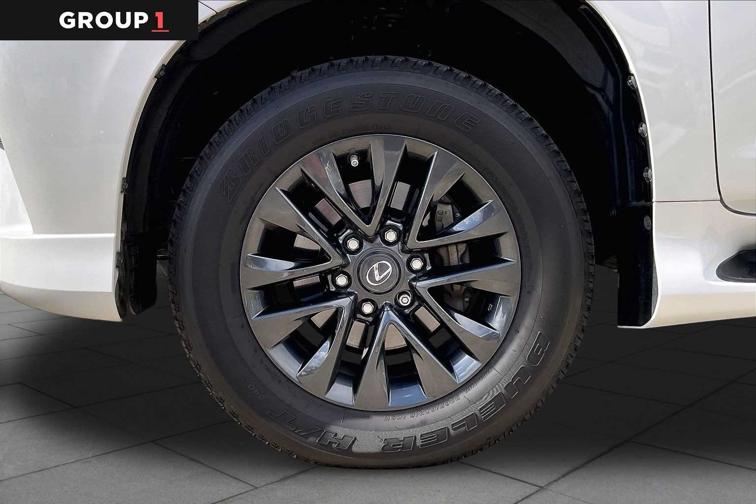 Certified Used 2022 Starfire Pearl Lexus Premium image 9