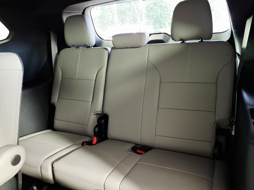 2026 GMC Acadia Elevation - Photo 9