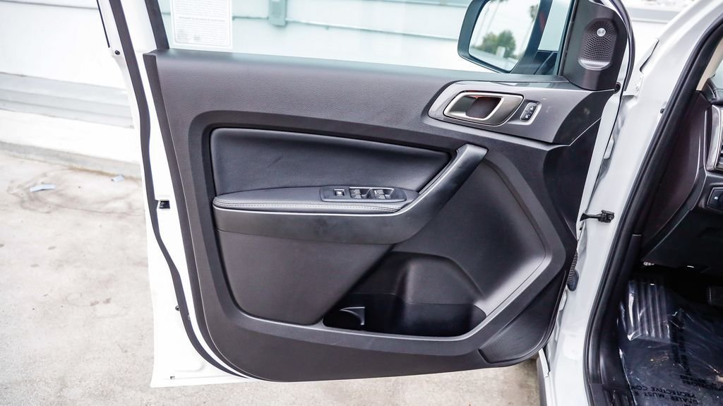 Used 2019 Oxford White Ford Lariat image 24
