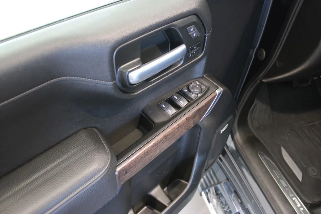 Used 2021 Blue GMC Denali image 31