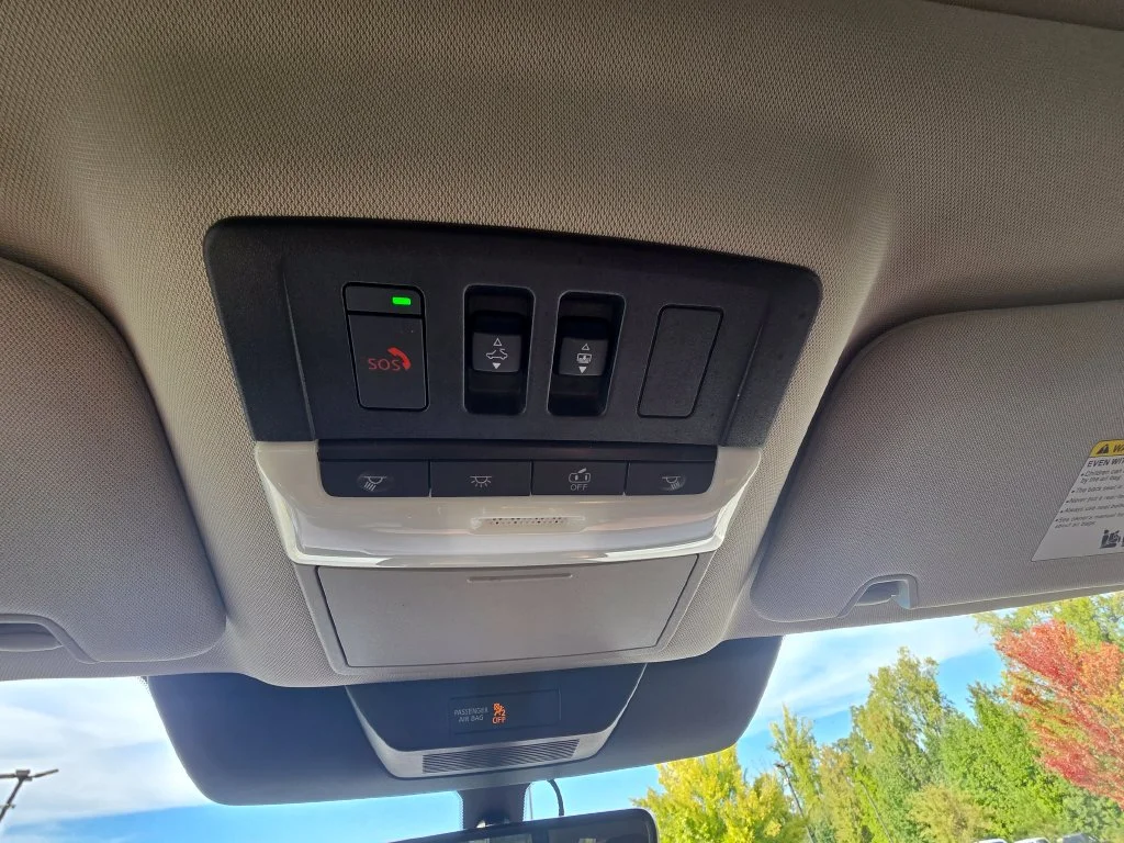 Used 2024 White Nissan Platinum image 36