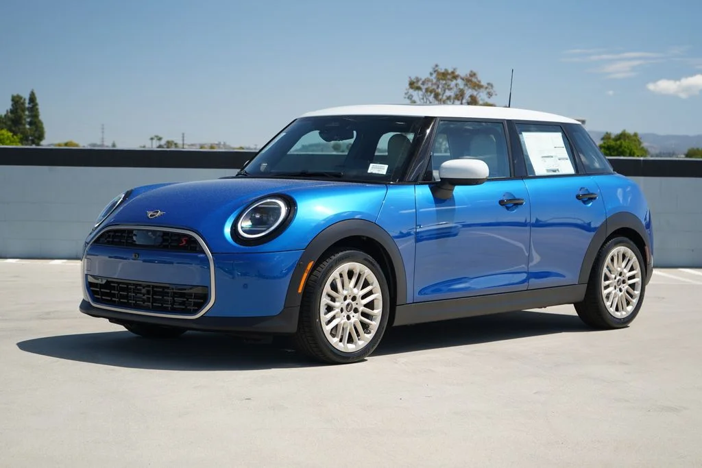 2026 MINI Hardtop Cooper S's photo