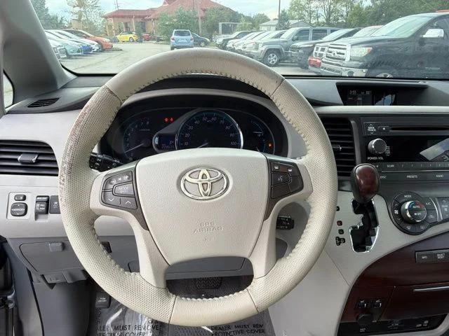 Used 2011 Silver Toyota XLE image 11