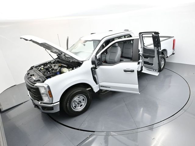 New 2026 Oxford White Ford F-350® XL image 36