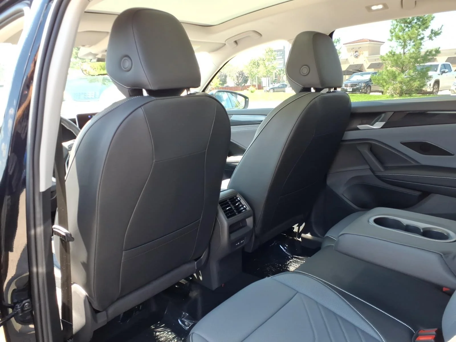 New 2026 Deep Black Pearl Volkswagen 2.0T SE 4MOTION image 19
