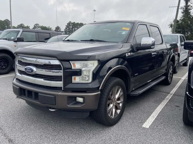 Used 2016  Ford Lariat image 3