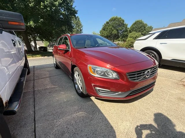 Used 2017 Red Volvo T5 Premier image 14