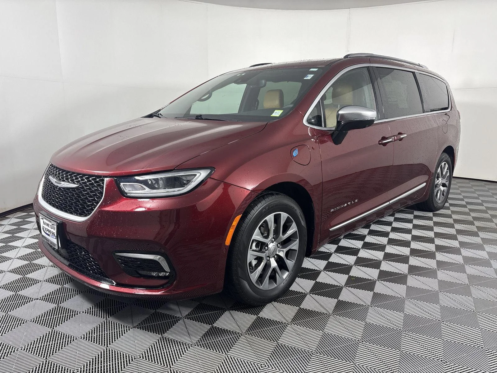 Used 2023 Velvet Red Pearlcoat Chrysler Hybrid Pinnacle image 3