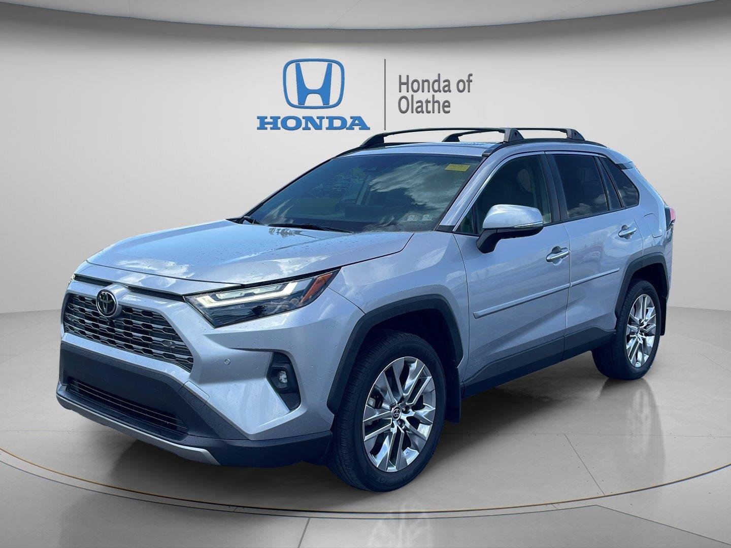 2023 Toyota RAV4 Limited - Photo 7
