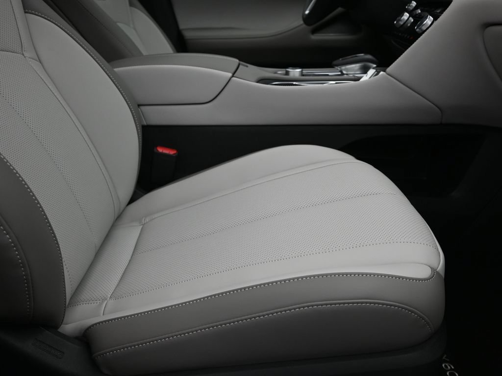 Certified Used 2026 White INFINITI PURE image 26