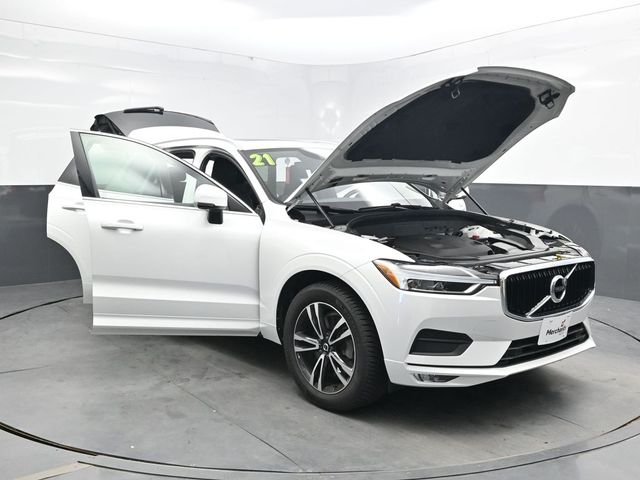 Used 2021 White Volvo T6 Momentum image 53