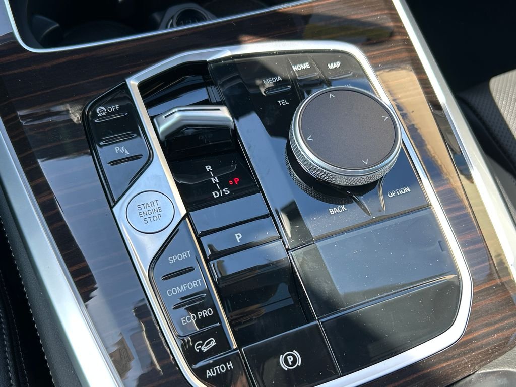 New 2026 Black Sapphire Metallic BMW xDrive40i image 28