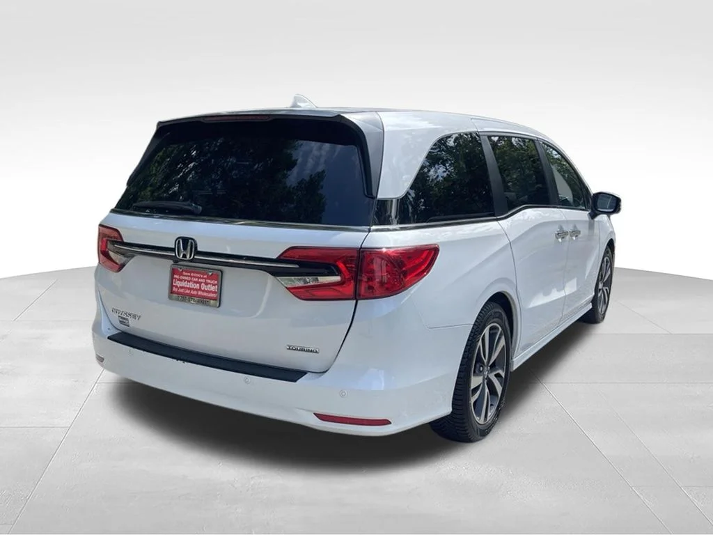 Used 2023 White Honda Touring image 4