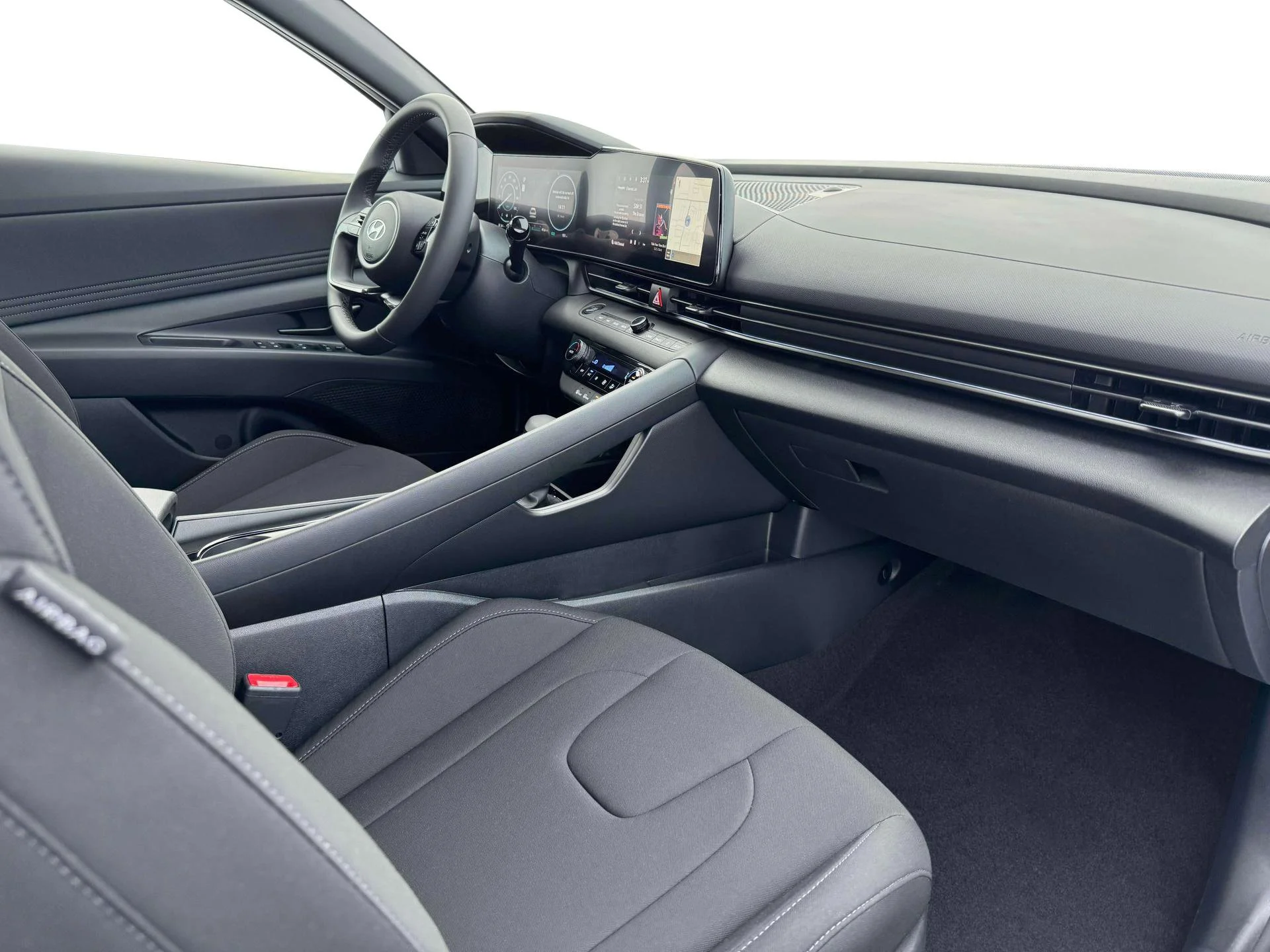 New 2025 White Hyundai SEL Sport image 15