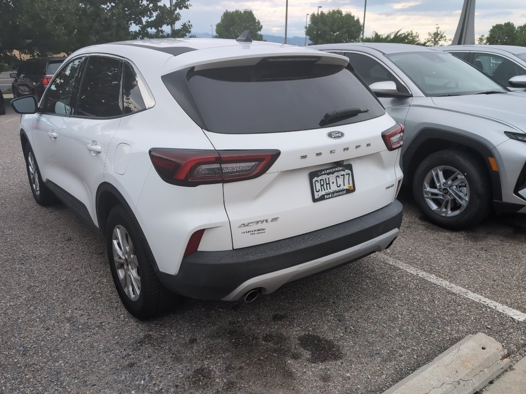 Used 2023 Oxford White Ford Active image 2