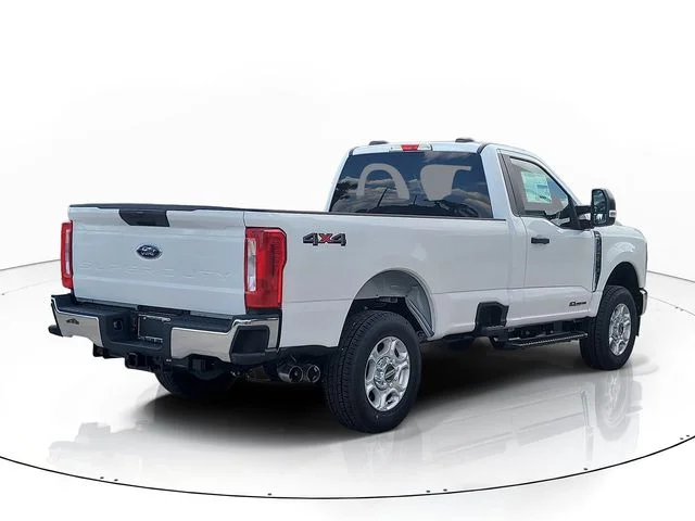 New 2026 Oxford White Ford XLT image 5