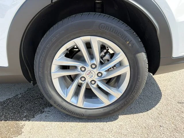 New 2026 Summit White Buick Preferred image 25