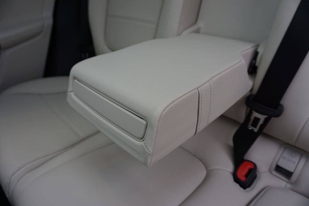 Used 2026 Polar White Mercedes-Benz GLC 300 image 48