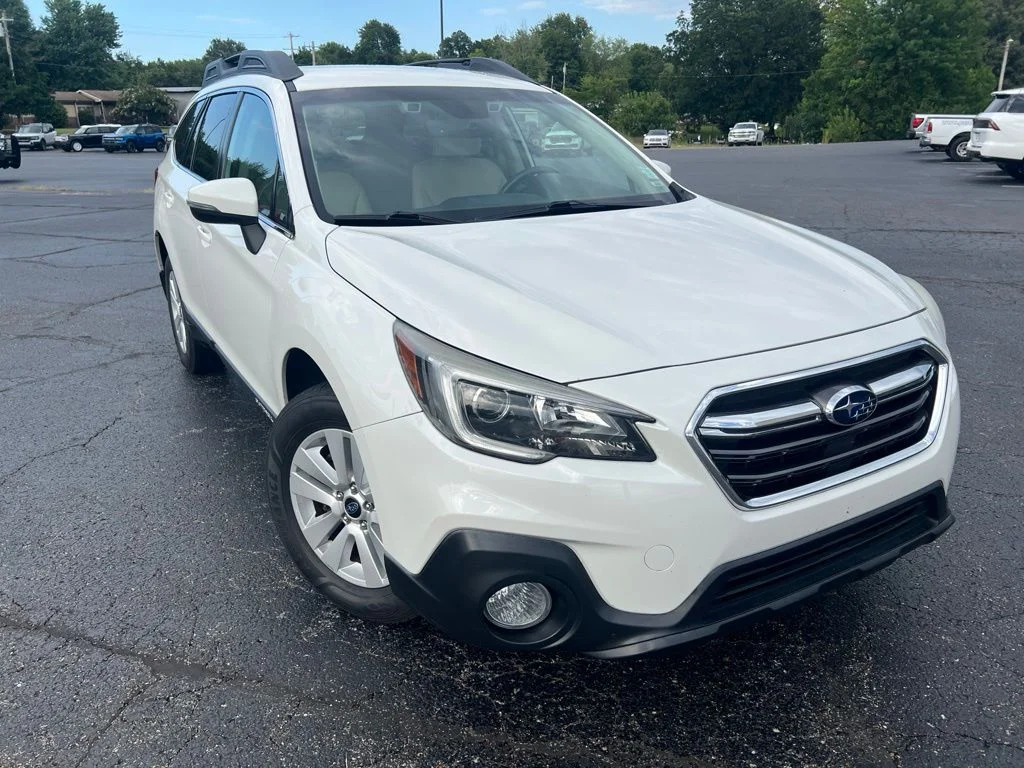 Used 2018 White Subaru 2.5i Premium image 1