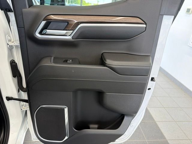 Used 2024 White Chevrolet RST image 11